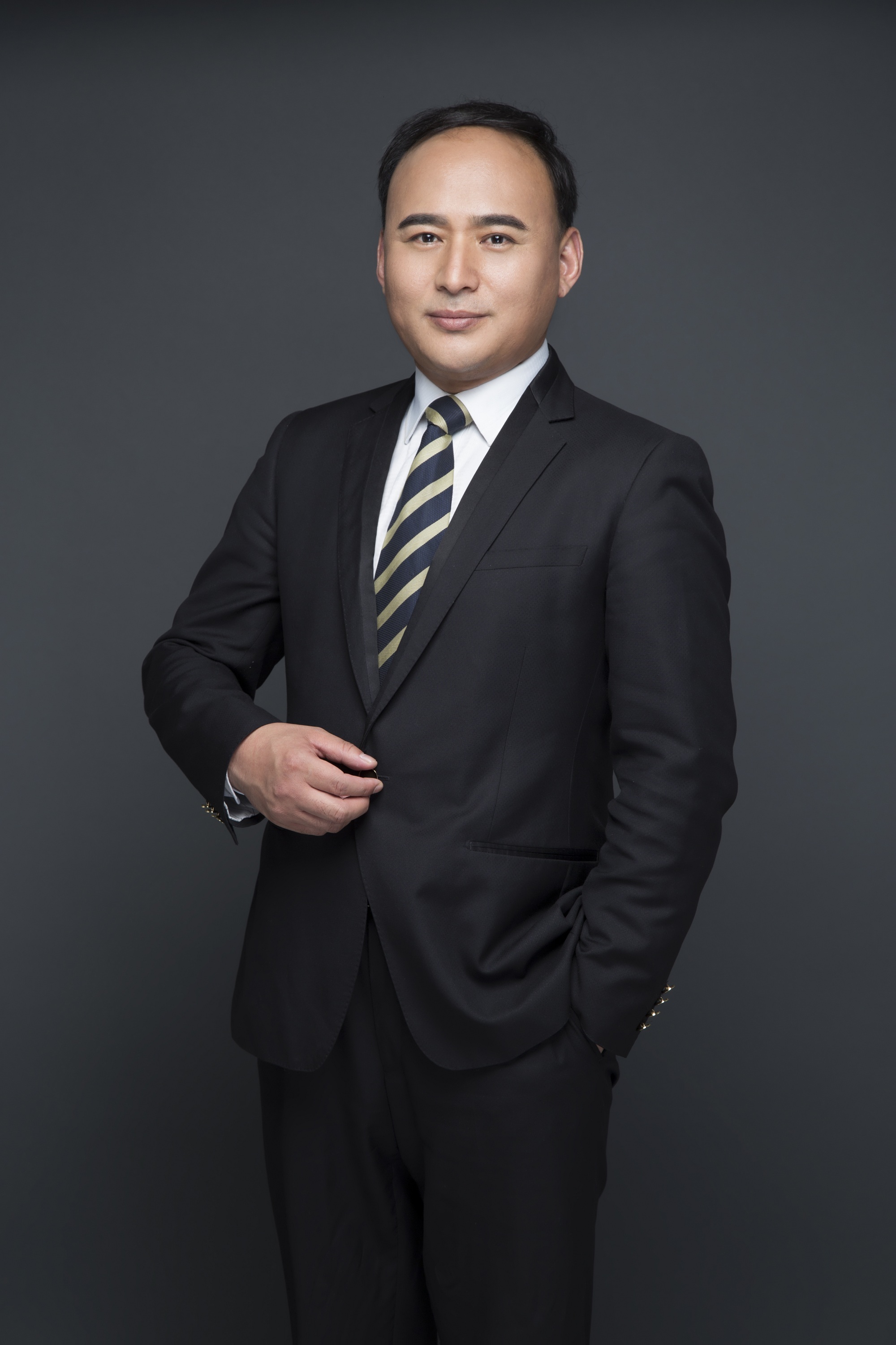 周三英 包装与印刷设计负责人